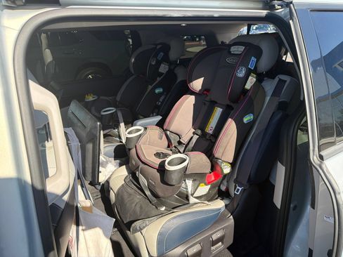 Used 2025 Kia Carnival SX Prestige FWD image 5