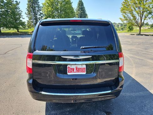 Used 2015 Chrysler Town & Country Touring w/ Driver Convenience Group FWD image 5