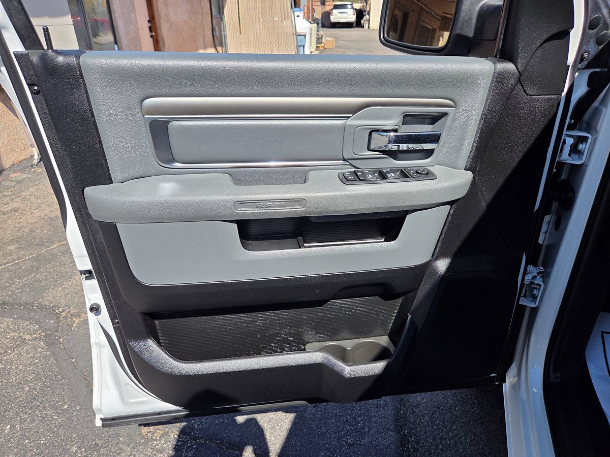 Used 2020 RAM 1500 Classic SLT w/ Luxury Group AWD/4WD image 38