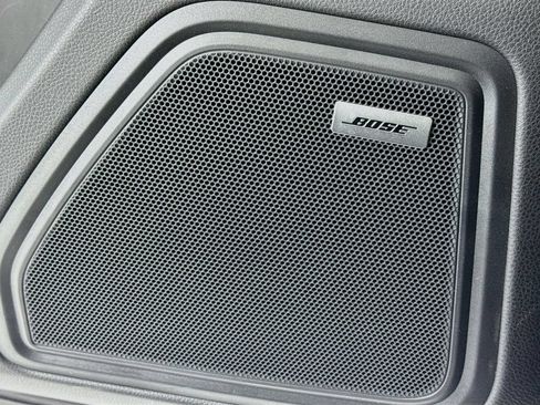 Certified 2025 Porsche Macan AWD/4WD image 12