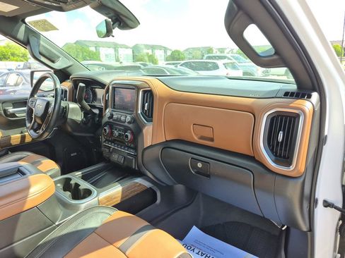 Used 2020 Chevrolet Silverado 1500 High Country w/ Technology Package AWD/4WD image 21