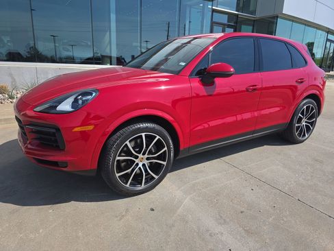 Used 2021 Porsche Cayenne AWD/4WD image 1