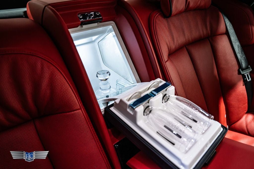 Used 2020 Rolls-Royce Phantom Extended Wheelbase RWD image 29