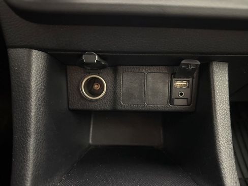 Used 2015 Toyota Corolla LE FWD image 22
