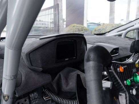 Used 2022 Lamborghini Huracan EVO image 23