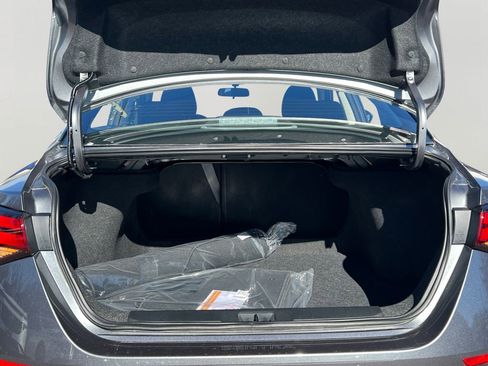 Used 2025 Nissan Sentra SR image 9