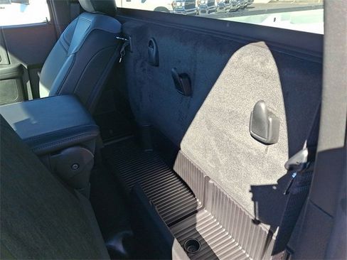 Used 2024 RAM 2500 Tradesman w/ Chrome Appearance Group image 10