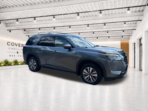 Used 2023 Nissan Pathfinder SL AWD/4WD image 14