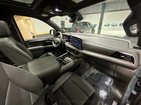 Used 2026 Chevrolet Suburban Z71 w/ Comfort Package image 31