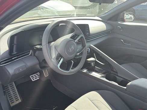 Used 2026 Hyundai Elantra SEL Sport Premium image 3
