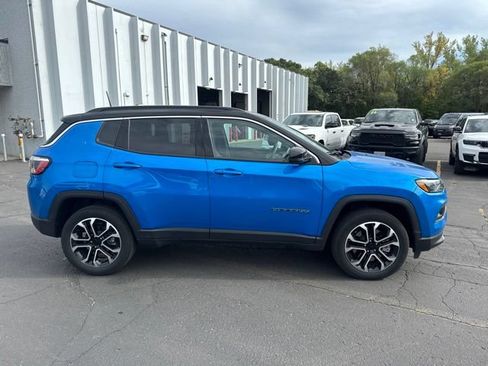 Used 2024 Jeep Compass Limited AWD/4WD image 11