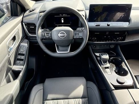 New 2026 Nissan Rogue Platinum image 18