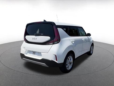 Used 2025 Kia Soul LX w/ LX Technology Package FWD image 15