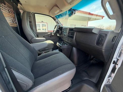 Used 2024 GMC Savana 2500 w/ Driver Convenience Package image 11