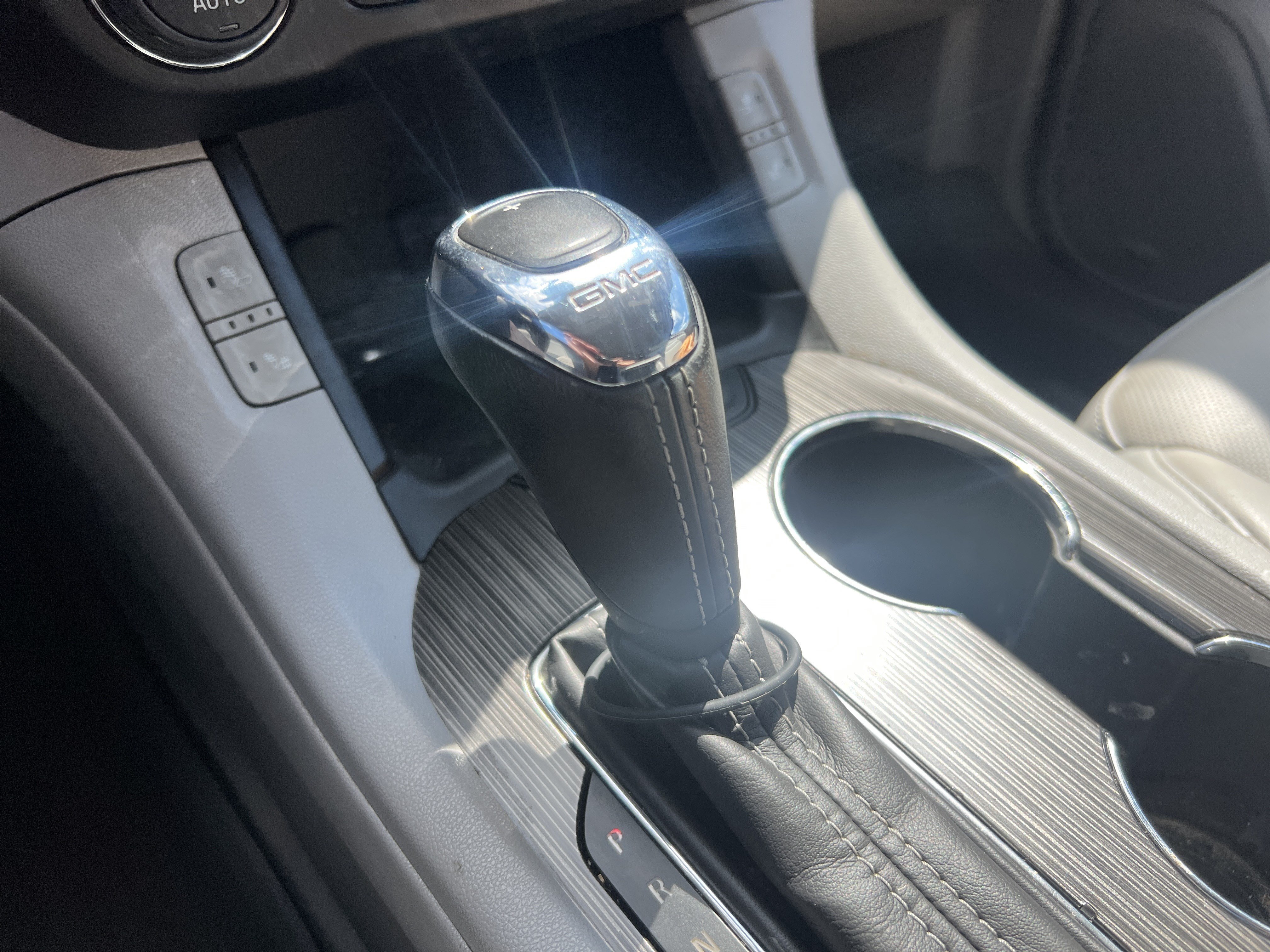 Used 2019 GMC Acadia SLT w/ LPO, Floor Liner Package FWD image 26