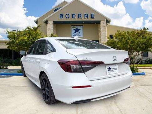 Used 2025 Honda Civic Sport image 3