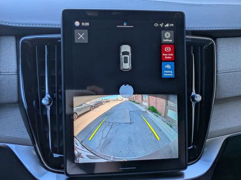 New 2026 Volvo XC90 B5 Core AWD/4WD image 13