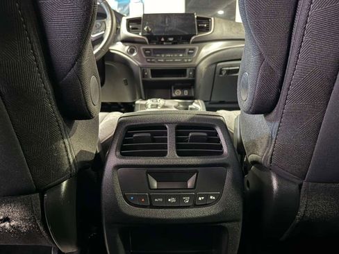 Used 2022 Honda Pilot Sport image 23