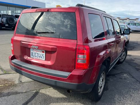 Used 2014 Jeep Patriot Sport w/ Power Value Group image 2
