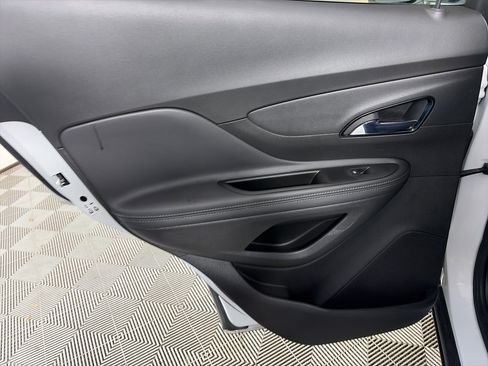 Used 2022 Buick Encore Preferred w/ Safety Package image 34