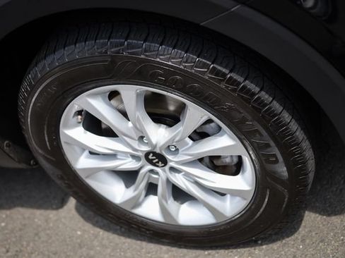 Used 2021 Kia Telluride LX AWD/4WD image 23