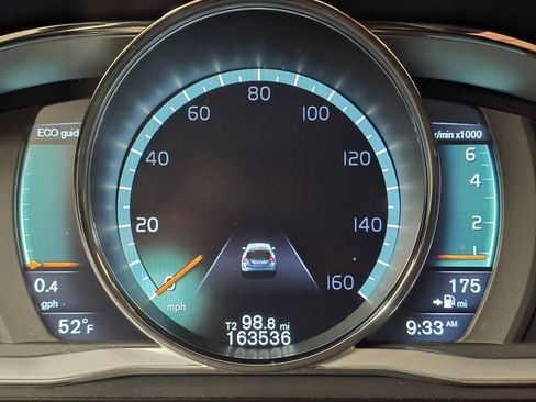 Used 2015 Volvo V60 T6 R-Design Platinum image 35