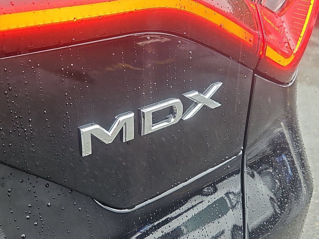 Used 2025 Acura MDX SH-AWD image 12