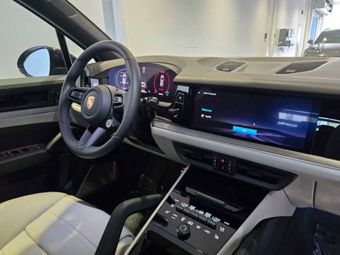 New 2026 Porsche Cayenne S AWD/4WD image 12