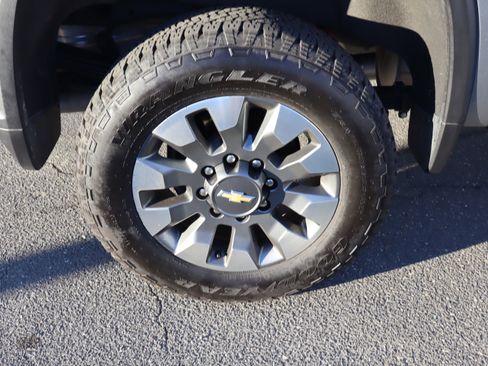 Certified 2025 Chevrolet Silverado 2500 LT w/ All Star Edition image 39