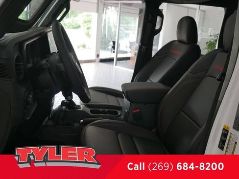 New 2026 Jeep Wrangler Unlimited Rubicon AWD/4WD image 31