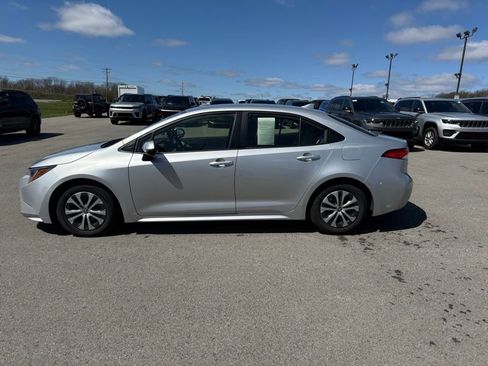 Used 2022 Toyota Corolla LE image 9