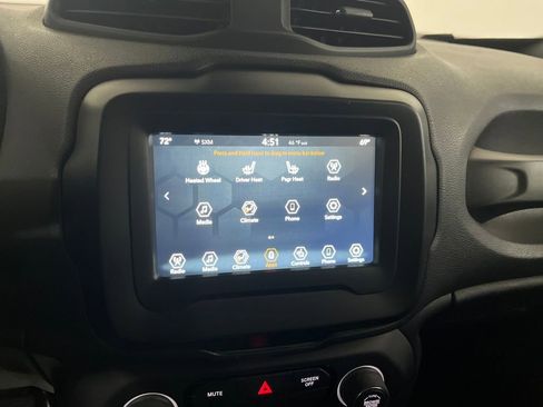 Used 2019 Jeep Renegade Latitude w/ Cold Weather Group image 71