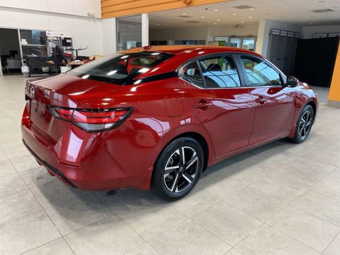 Used 2025 Nissan Sentra SV image 5