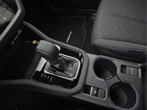 Certified 2025 Subaru Forester Premium AWD/4WD image 21