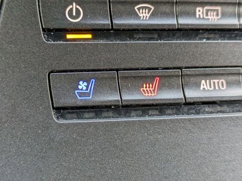 Used 2019 Lincoln Nautilus Reserve image 25