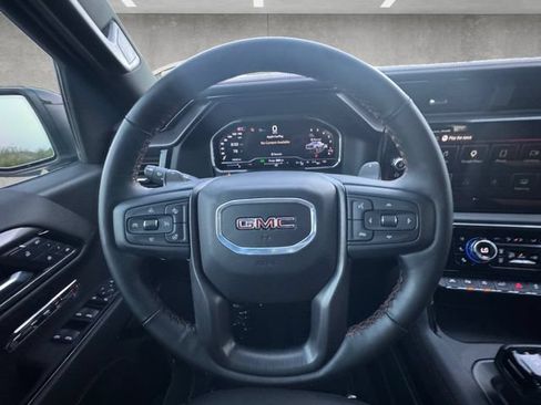 Used 2025 GMC Sierra 1500 AT4 w/ Technology Package AWD/4WD image 21