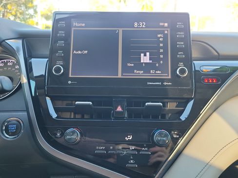 Used 2023 Toyota Camry SE image 19