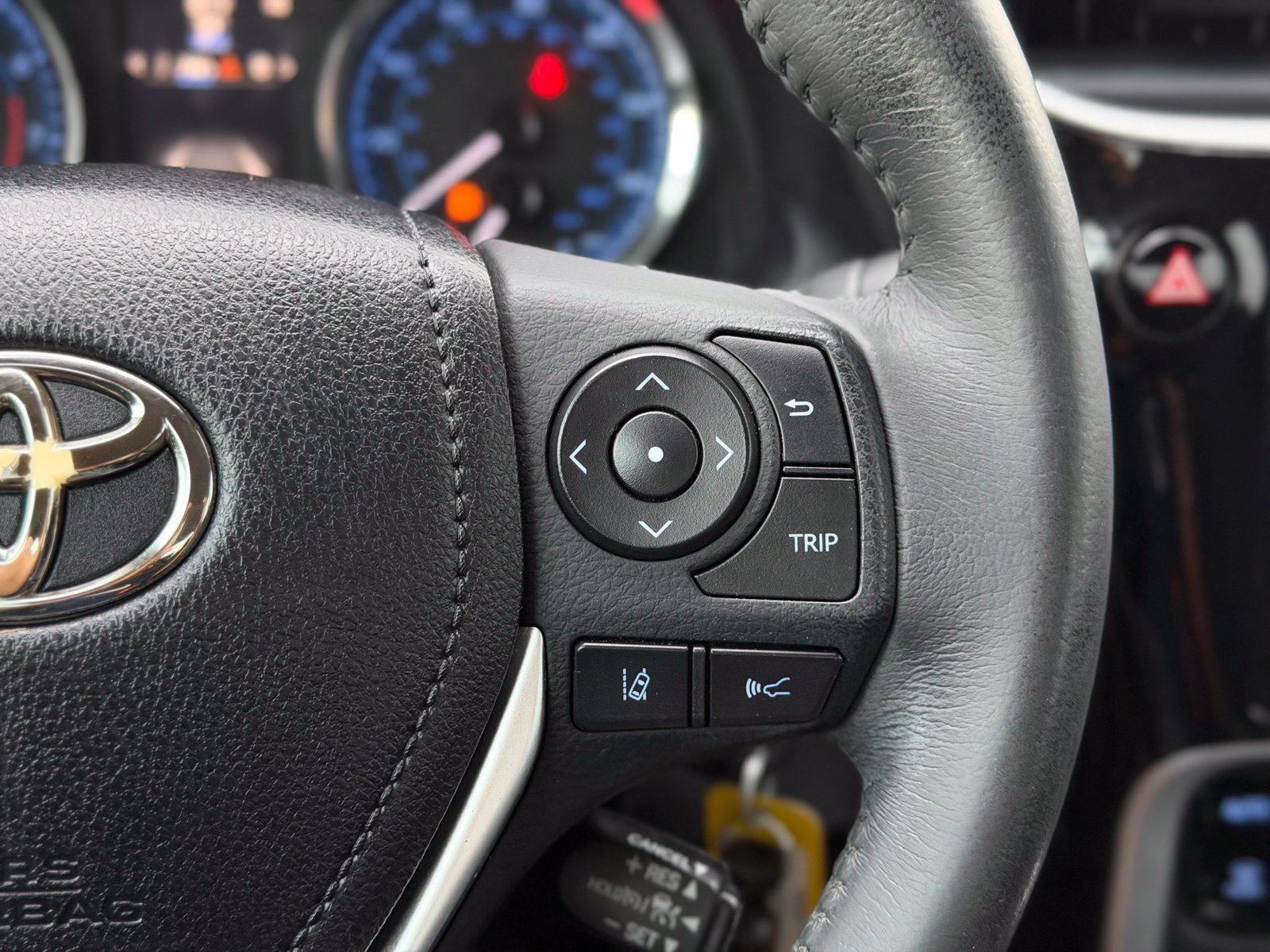 Used 2018 Toyota Corolla SE FWD image 32