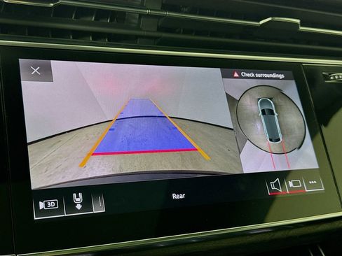 Used 2020 Audi Q8 Prestige image 16