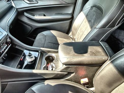 Used 2024 Jeep Grand Cherokee L Laredo image 24