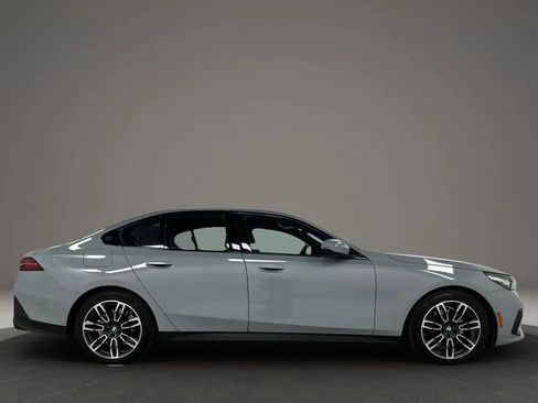 Used 2024 BMW 530i xDrive w/ M Sport Package image 6