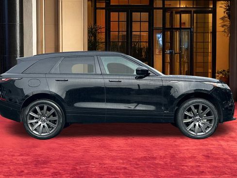 Used 2018 Land Rover Range Rover Velar R-Dynamic HSE image 9