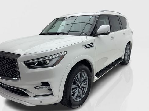 Used 2024 INFINITI QX80 Luxe image 3