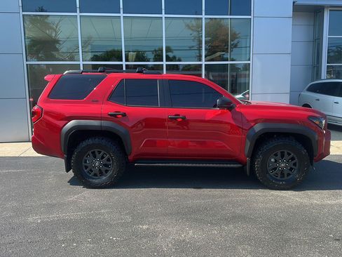 Used 2025 Toyota 4Runner SR5 AWD/4WD image 2