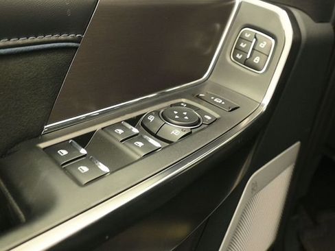 New 2026 Ford F350 Platinum w/ Tremor Off-Road Package image 13