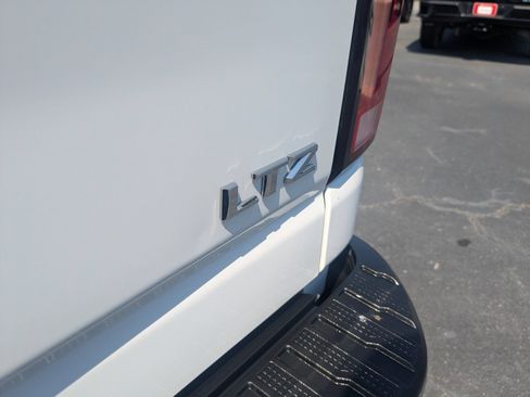 Used 2025 Chevrolet Silverado 2500 LTZ w/ LTZ Premium Package AWD/4WD image 30