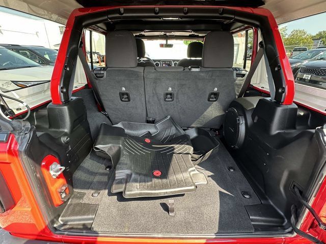Used 2023 Jeep Wrangler Unlimited Sahara AWD/4WD image 20