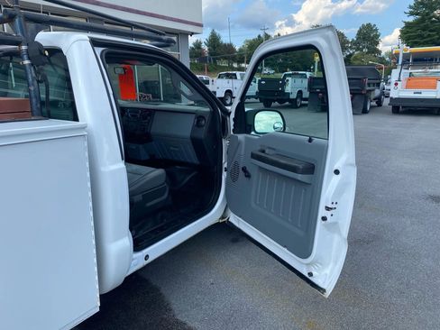 Used 2011 Ford F250 XL image 16