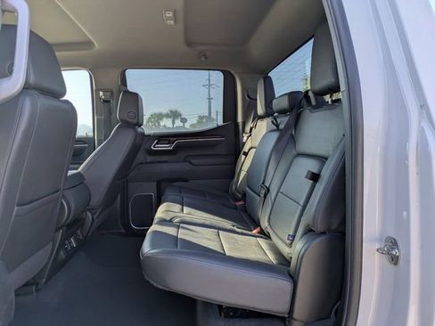 Used 2025 GMC Sierra 1500 SLT image 14