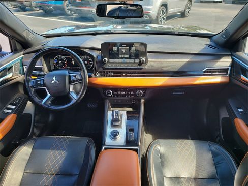 Used 2022 Mitsubishi Outlander SEL image 16
